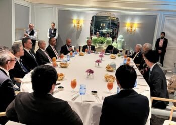 مجلس الأعمال المصري الياباني يبحث مع محافظ طوكيو دعم التعاون الإقتصاي بين مصر واليابان