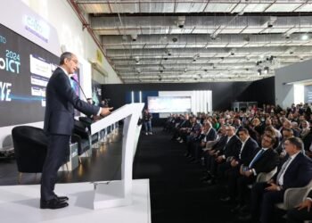 وزير الاتصالات : أكثر من 145 ألف متخصص يصدرون خدمات رقمية بنحو 3.7 مليار دولار سنويا