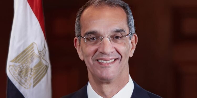 عمرو طلعت يغادر إلى صربيا لبحث تعزيز التعاون المشترك فى مجال الاتصالات