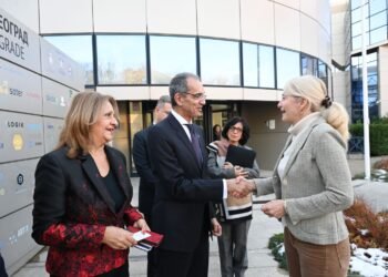 وزير الاتصالات يعقد مباحثات مع وزير الاعلام والاتصالات، ووزيرة العلوم والتطوير التكنولوجى الصربيين