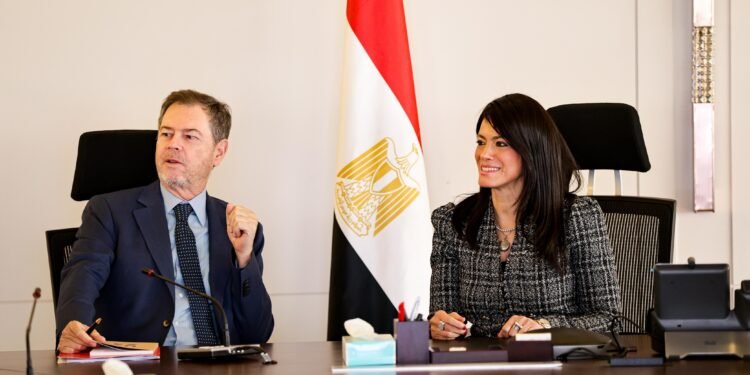 المشاط تلتقي سفير إسبانيا وتوقع منحتين لدعم جهود تنمية معالجة المياه وخلق فرص عمل