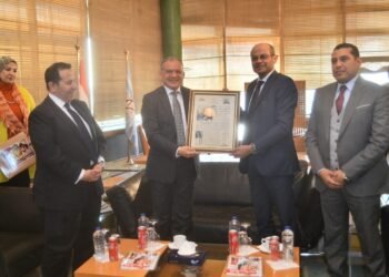 البورصة المصرية توقع اتفاقية تعاون مع جامعة الأهرام الكندية