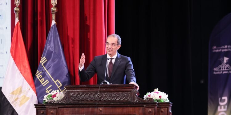 وزير الاتصالات يشهد تخريج المتدربين وتكريم المتميزين بمبادرة “أجيال مصر الرقمية” خلال 2024