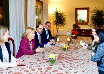 وزيرة التخطيط تلتقي نائب رئيس بنك الاستثمار الأوروبي خلال زيارتها لمصر 