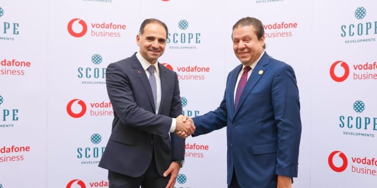 شراكة بين «سكوب للتطوير» و« ڤودافون بيزنس» لتوفير حلول تكنولوجية لمشروعاتها
