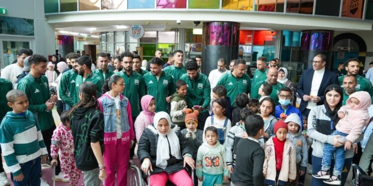 لاعبو “زد إف سي” ومسئولو إدارته يزورون أطفال مستشفى السرطان 57357