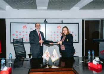 بروتوكول بين إي آند مصر وصندوق الإسكان الاجتماعي لتوفير حلول التكنولوجيا بالمجتمعات العمرانية الجديدة