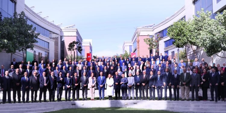 وزير الاتصالات يشهد تخرج الدفعة الأولى من لمبادرة “قادة مصر الرقمية” 