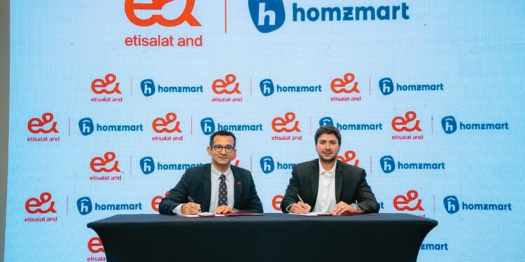 شراكة استراتيجية بين “إي آند للتكنولوجيا المالية والتطبيقات الرقمية ” و هومزمارت “