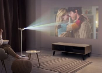 إل جي تكشف عن جهاز عرض متعدد الاستخدامات 3 في 1 في معرض CES 2025