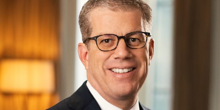 يو بي اس تصدر أول تقرير عن رواد الأعمال