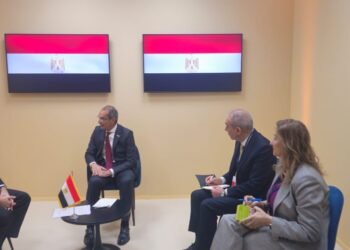 وزير الاتصالات يلتقى مع رئيس إيرباص Airbus العالمية لجذب استثمارات الشركة