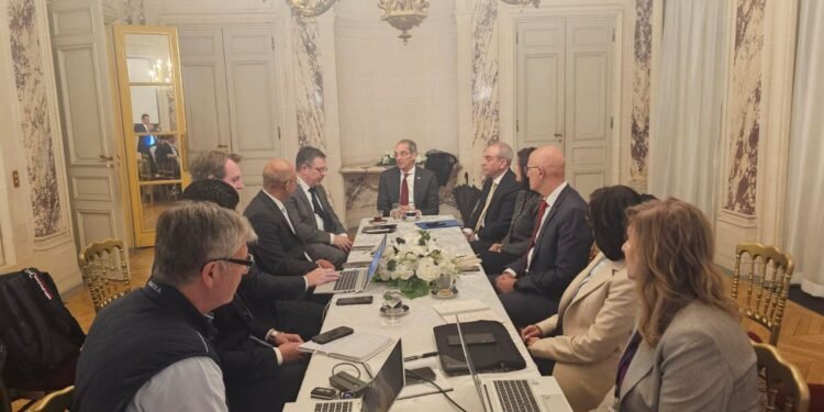 الدكتور عمرو طلعت وزير الاتصالات يبحث مع قيادات شركة اورنچ بفرنسا تعزيز التعاون في مجالات الذكاء الاصطناعي