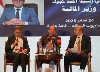 وزير المالية.. فى حلقة نقاشية :      الأولوية.. لتوسيع القاعدة الضريبية بشكل عادل وتحفيزي