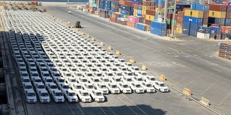 DP WORLD SOKHNA HANDLES INAUGURAL PASSENGER VEHICLE EXPORT
