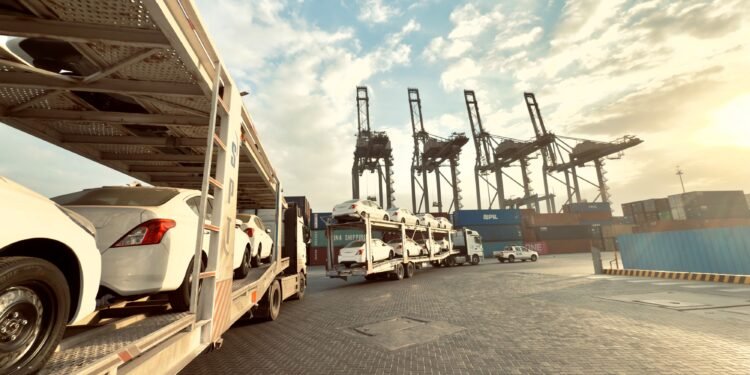 “دي بي ورلد” تنجز مناولة أول شحنة تصدير للسيارات من ميناء السخنة في مصر