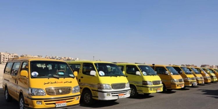 البنك الزراعي المصري يسلم 78 سيارة ميكروباص ضمن مبادرة إحلال السيارات بمحافظة المنيا