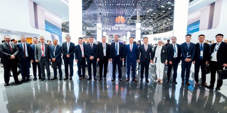 المصرية للاتصالات أول مشغل في مصر ينشر أنظمة هواوي الموزعة خفيفة الوزن SBC وIMS فائقة السعة
