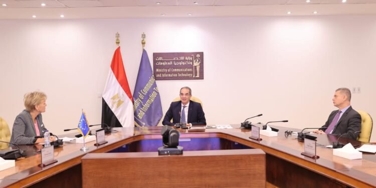 وزير الاتصالات يبحث مع رئيسة بعثة الاتحاد الأوروبى لدى مصر تعزيز التعاون المشترك