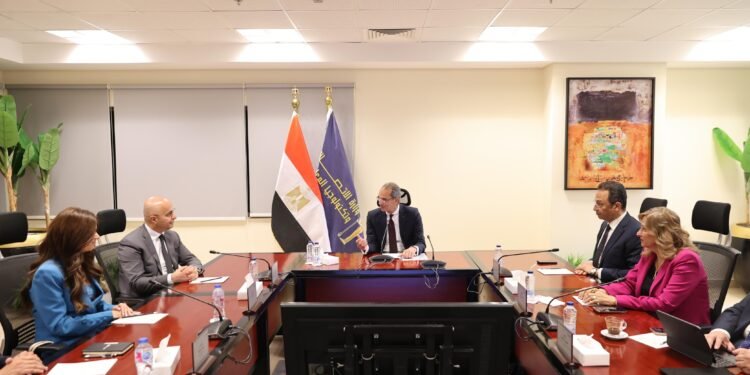 وزارة الاتصالات توقع مذكرة تفاهم مع شركة مايكروسوفت مصر