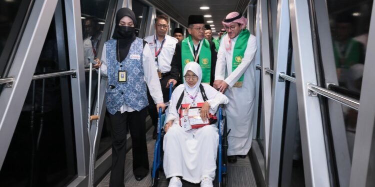 تسليم بطاقات “نسك” خارج السعودية، والبداية لحجاج ماليزيا