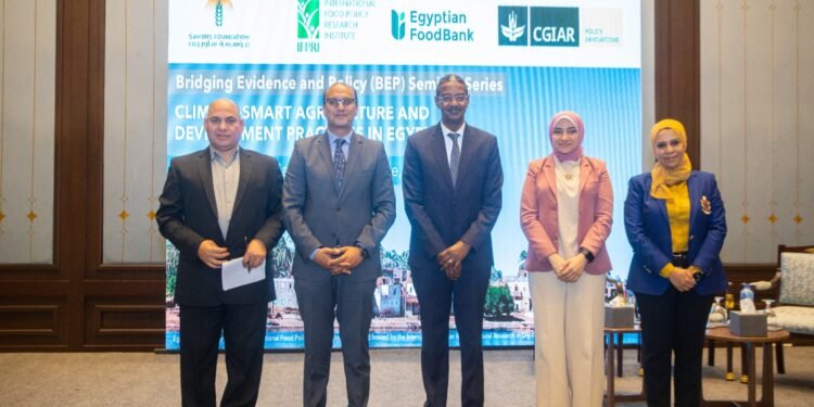 عقد الندوة الخامسة من سلسلة ربط السياسات التنموية بالأدلة العلمية لمناقشة الزراعة الذكية مناخيًا