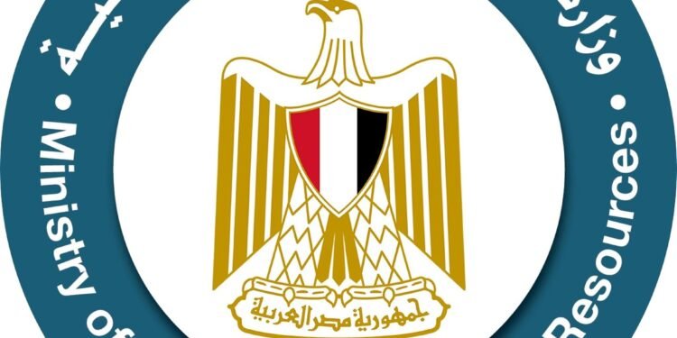 البترول تتلقى بلاغًا بانهيار لحفار متوقف عن العمل برأس غارب