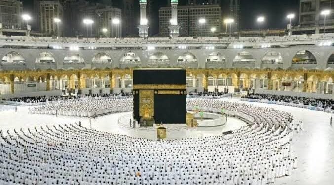 وزير السياحة والآثار يعتمد الضوابط المنظمة لتنفيذ رحلات العمرة لموسم 1447 هـ