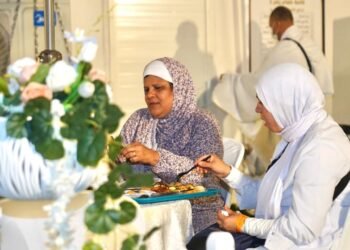 ندوات وعظ وحلقات أدعية بمخيمات الخمس نجوم في عرفات