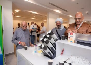 صفر شكاوى وخدمة خمس نجوم للاقتصادي.. مطوف سعودي يبهر القطاع السياحي بموسم الحج