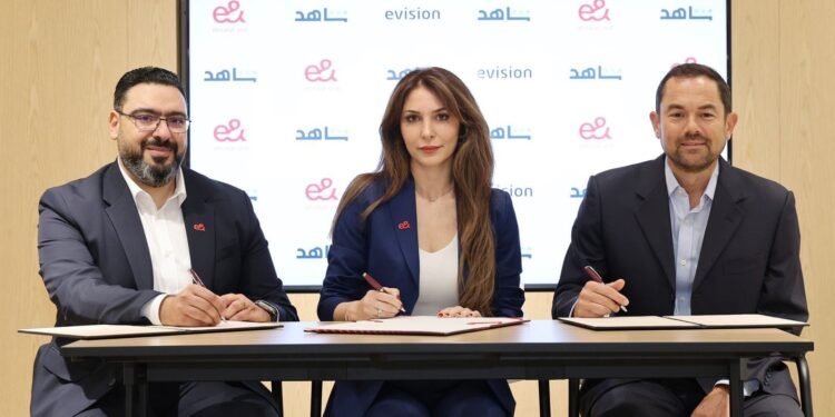 شراكة استراتيجية بين إي آند مصر و منصة “شاهد” لتوفير المحتوى الترفيهي لعملائها