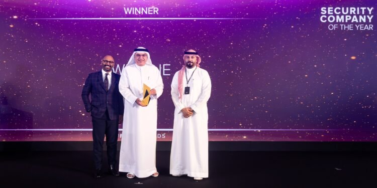 “وي ون” تحصد جائزة أفضل شركة أمنية لعام 2025