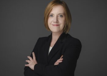 إبسون تبرم شراكة مع الأيقونة الفنية العالمية شاكيرا