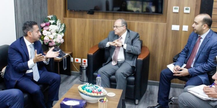 هيئة الدواء تبحث مع “هاليون” العالمية آليات التوسع فى التصنيع المحلي وتعزيز التصدير