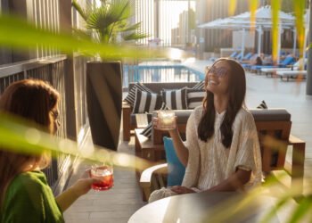 نَكهات الصيف على أسطح ديرة… حيث يلتقي المرح بالنكهة