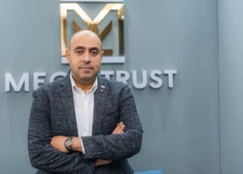 خبير تكنولوجي: مقترح لوزير الكهرباء بإلزام المباني الجديدة باستخدام الطاقة الشمسية لتغطية احتياجاتها من الكهرباء