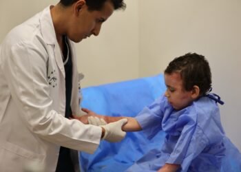 كيف يعيد العلاج الطبيعي والتأهيل الوظيفي لمرضى الحروق القدرة على استعادة حياتهم مرة أخرى