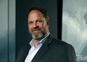 صندوق الإمارات ريت ينهي النصف الأول من العام بوضعية ممتازة حيث بلغت      نسبة التمويل إلى القيمة 20% وازداد الدخل العقاري بنسبة 24%