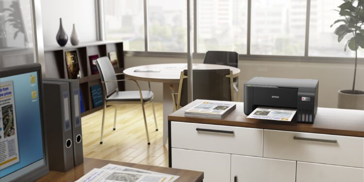 إبسون توفّر حلولاً ذكيةً وصديقةً للبيئة خلال موسم العودة إلى المدارس 2025 في الإمارات