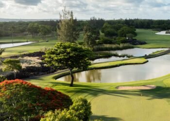 اكتشف مع فنادق ومنتجعات كونستانس كيف تمنحك الجزر عطلةً أكثر هدوءًا وراحةً من المدن الصاخبة