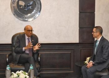 وزير الاستثمار والتجارة الخارجية يلتقي رئيس جمهورية سنغافورة على هامش منتدى الأعمال المصري–السنغافوري