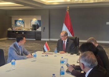 وزير الاتصالات   يناقش مع مسؤولى شركات أمريكية زيادة استثماراتها فى مصر