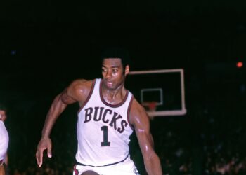 أساطير (NBA) يشاركون في فعاليات “منطقة مشجعي NBA” ضمن مباريات دوري كرة السلة الأمريكي للمحترفين (NBA) أبوظبي 2025