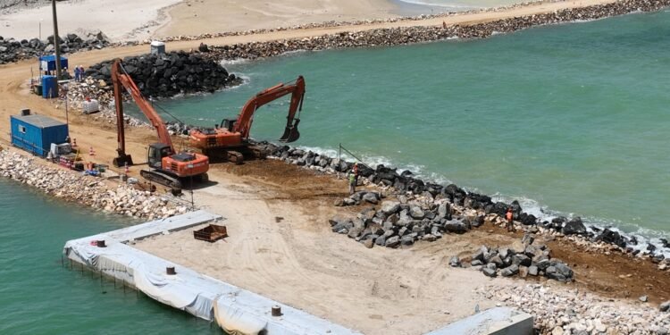 استثمار موانئ دبي العالمية يولّد 5,000 فرصة عمل جديدة بقطاع الإنشاءات في أربع قارات هذا العام