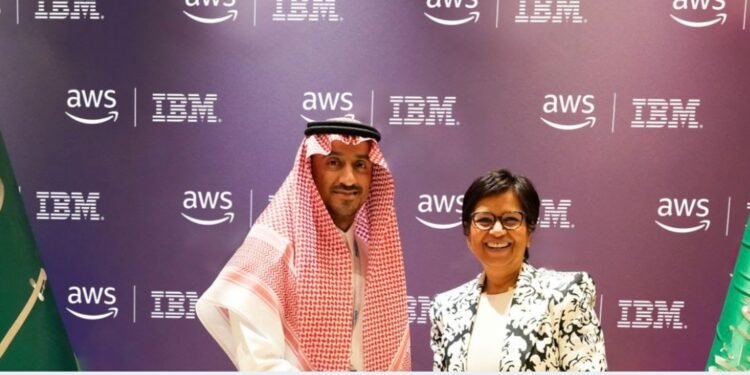 IBM تُعلن عن شراكتها مع أمازون ويب سيرفيسز “AWS” لتعزيز الابتكار وتوسيع تبني الحلول السحابية في الشرق الأوسط