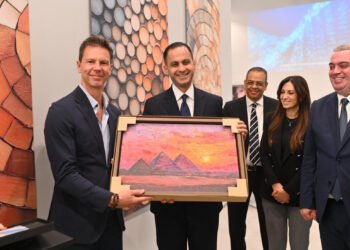 على هامش جايتكس: نائب وزير الصحة والسكان المصري يلتقي ممثلي شركة إبسون العالمية لبحث سبل التعاون