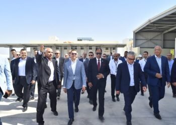 وزير الاستثمار والتجارة الخارجية يتفقد المركز اللوجستي الجمركي للمنطقة الاقتصادية لقناة السويس