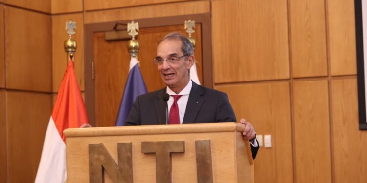 وزير الاتصالات يشهد فعاليات حفل تخريج الدفعة الثانية من أكاديمية الأمن السيبرانى