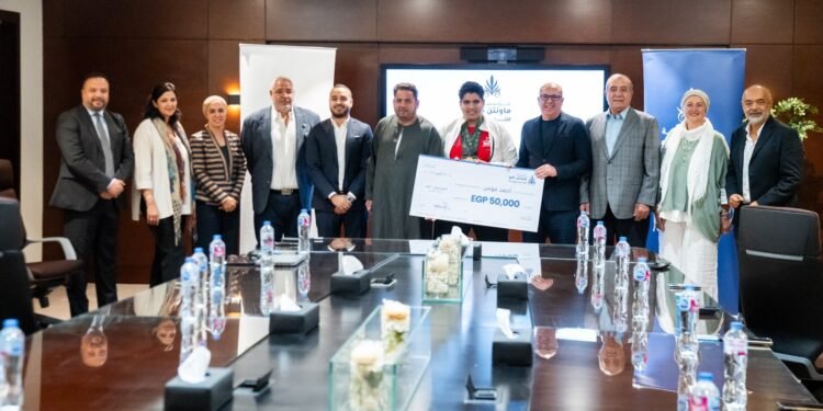 ماونتن ڤيو للتنمية تكرّم أحمد مؤمن بطل برنامج “اكتشاف الأبطال” بعد فوزه بالميدالية الفضية عالميًا