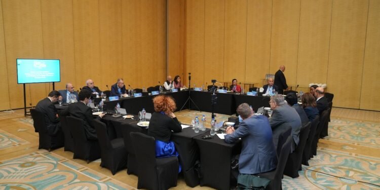 خبراء يبحثون إشكالية الطاقة في المنطقة وتداعياتها على التجارة البحرية في ظل التحولات الجيوسياسية العالمية